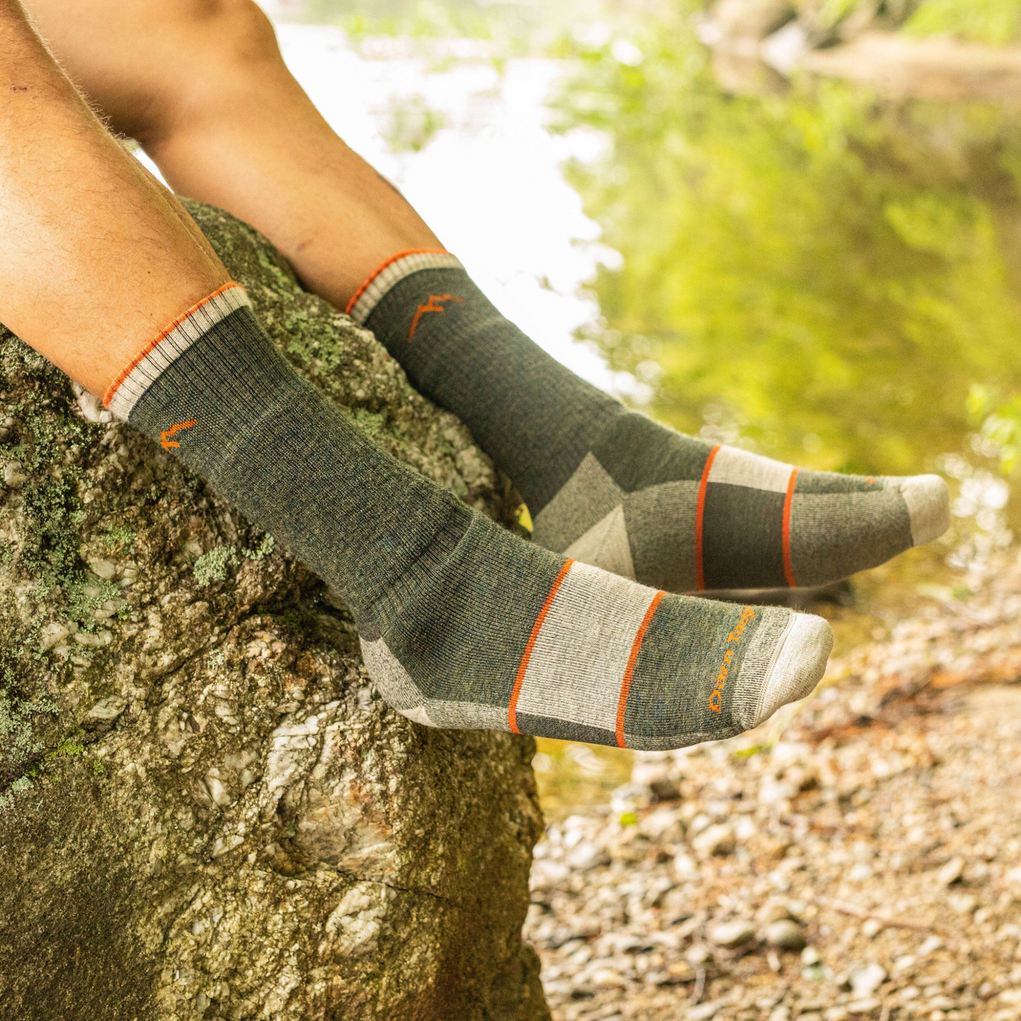 Darn Tough Men's Hiker Boot Midweight with Full Cushion Socks - Olive