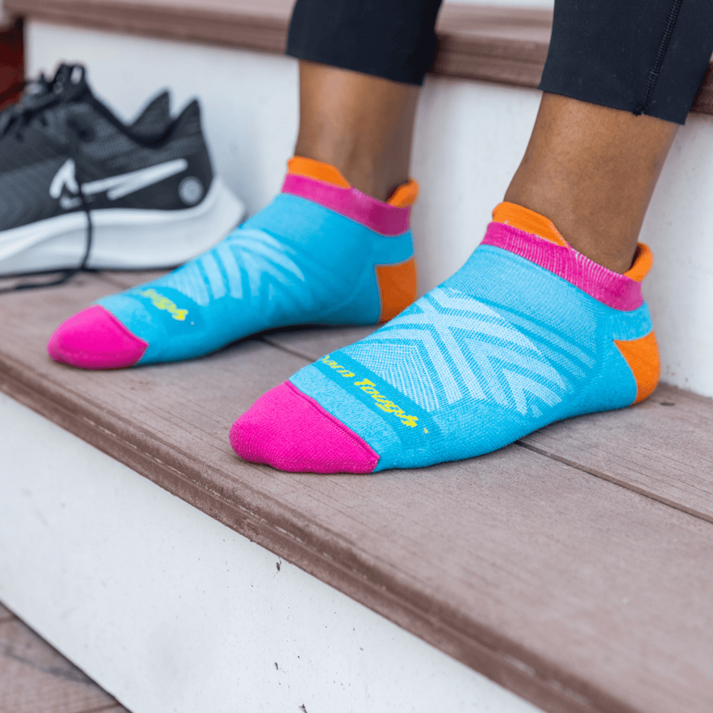 Darn Tough Women's Run No Show Tab Ultra-Lightweight Cushioned Socks - Ocean