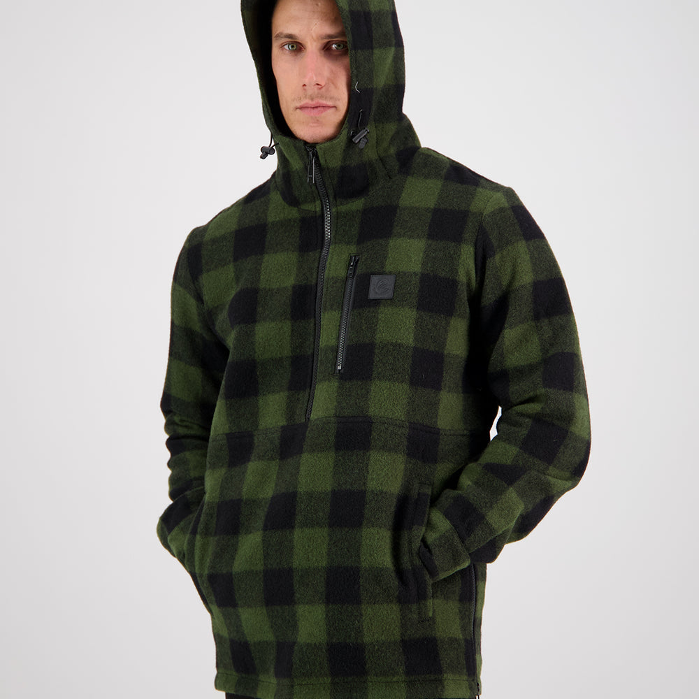 
                  
                    Swanndri clothing model wearing jacket with his hands in the pockets
                  
                